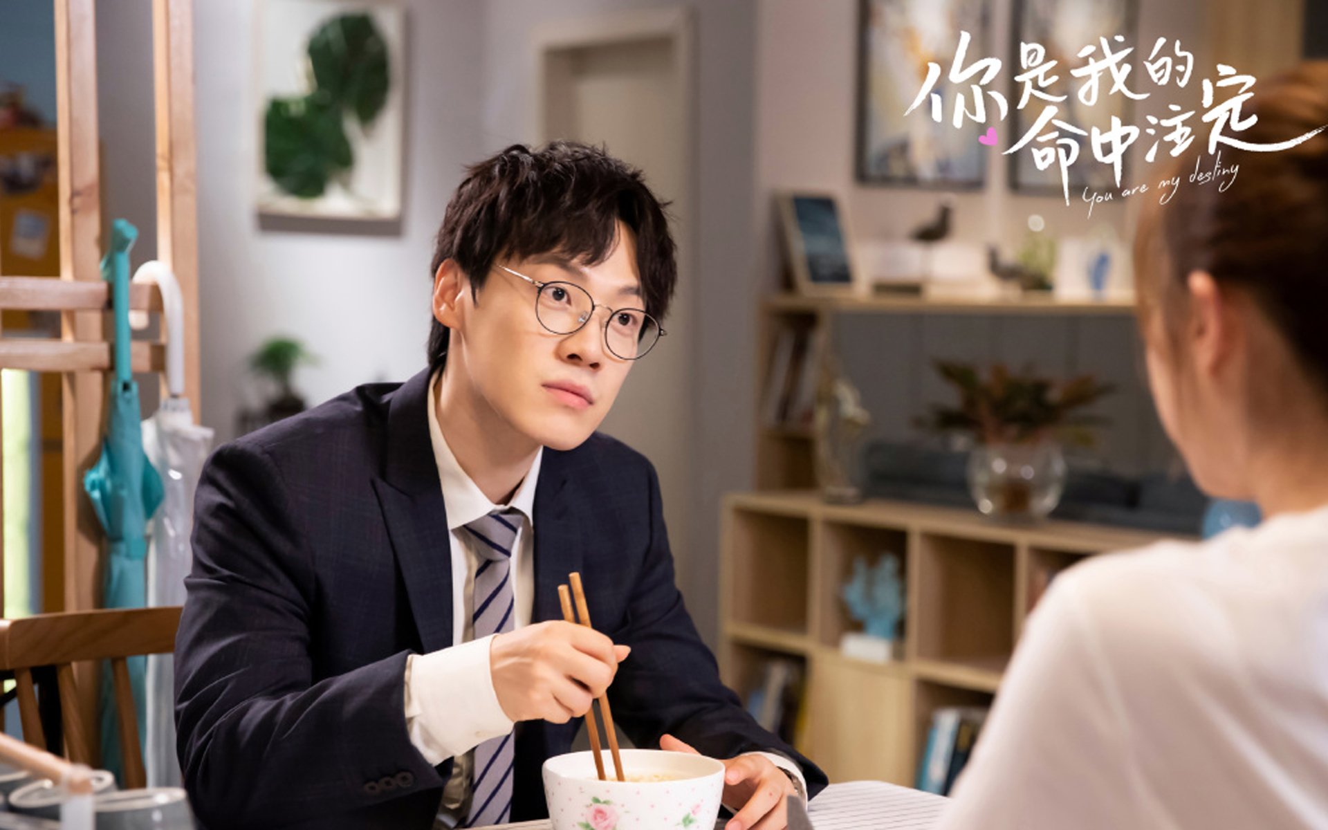 Kaiyun官方登录入口-欧洲豪门战：巴萨VS皇马年度经典对决回顾，巴萨和皇马欧超